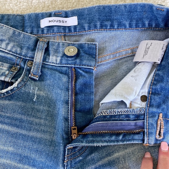 Moussy Skinny Low Rise Light Wash Fading Detail Rip & Distress Blue Denim Jeans - Picture 14 of 16